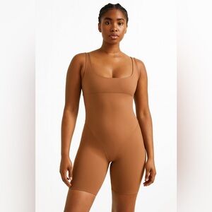 Slim line body sculpting shape wear. ‎ Size small